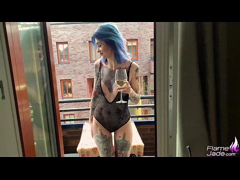❤️ Sjajna djevojka siše s gutljajem i strastveno jebe pod otvorenim nebom ❤️ Analni video na hr.xxxpornolive.ru ️❤